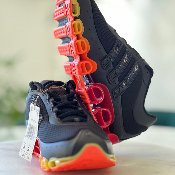 adidas Megaride Core Black/ Better Scarlet /Solar Orange - Picture 11 of 12